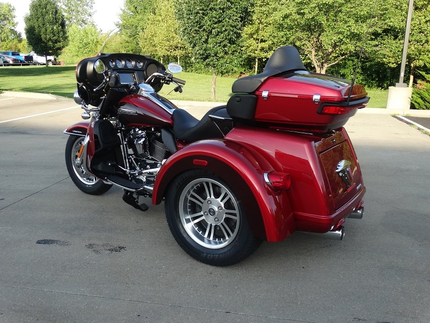 New 2018 Harley-Davidson Trike Tri Glide Ultra Classic FLHTCUTG Trike ...