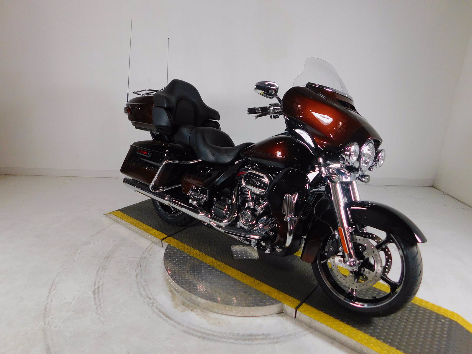 Spider Widow Brembo Brake Caliper Inserts /& Logo Valve Caps For Harley Touring