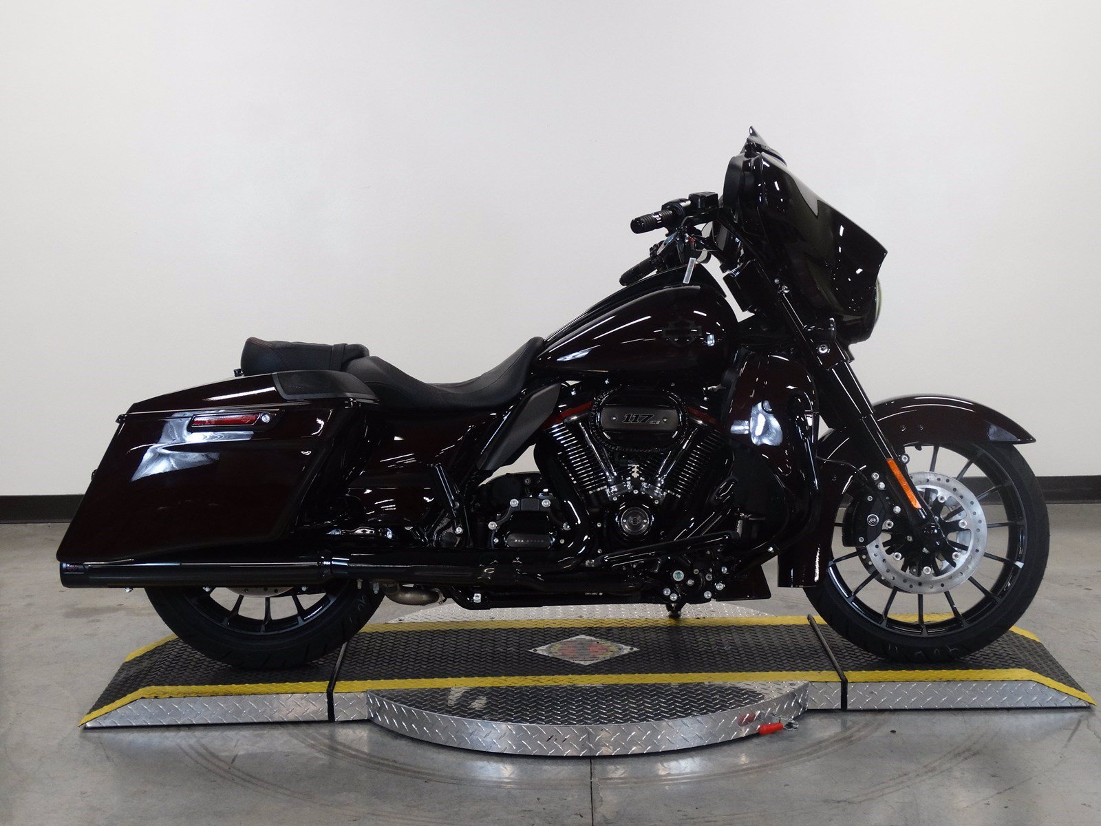 New 2019 Harley-Davidson Street Glide CVO FLHXSE CVO ...