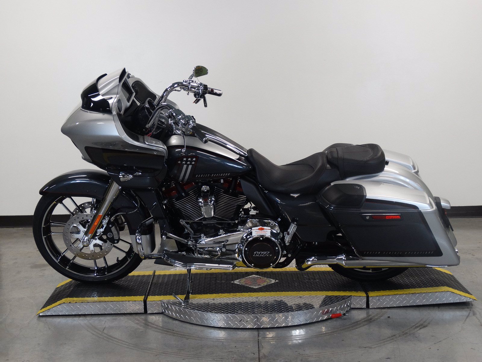 road glide cvo tour pack