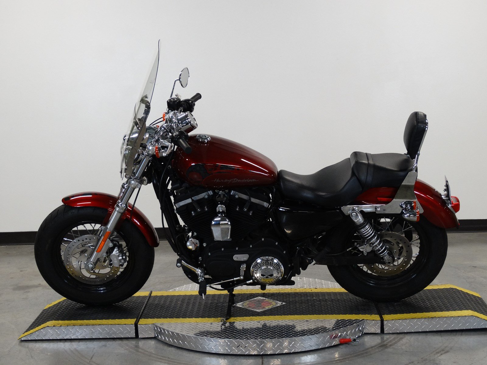 Pre Owned 2016 Harley Davidson Sportster 1200 Custom Xl1200c Sportster