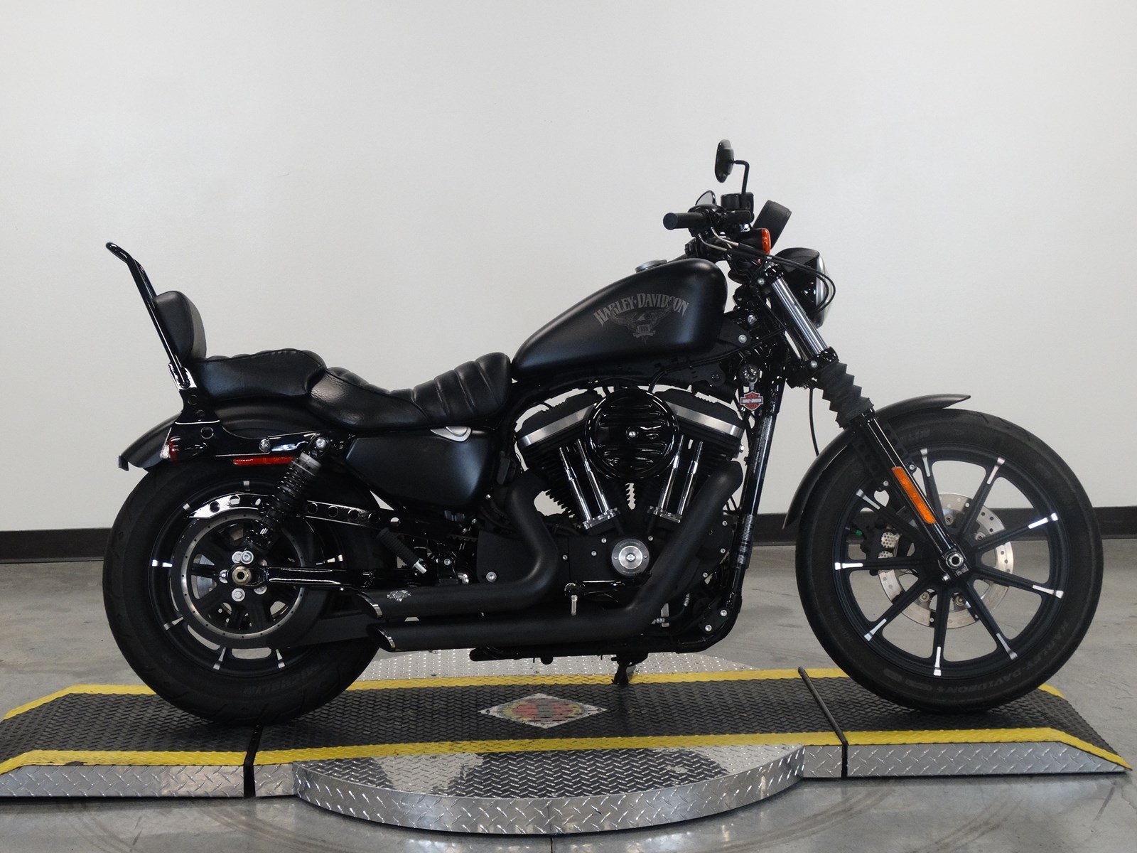 Pre-Owned 2016 Harley Davidson Sportster Iron 883 XL883N Sportster in ...