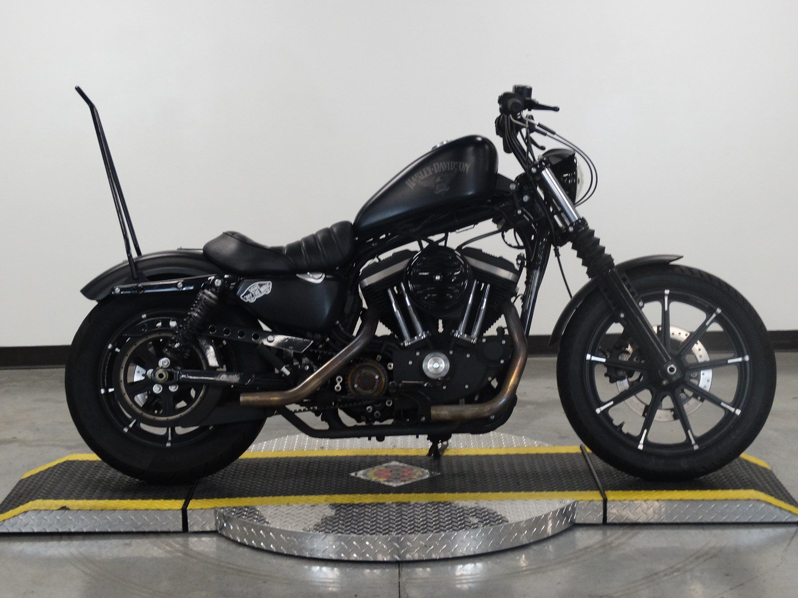 Pre-Owned 2016 Harley-Davidson Sportster Iron 883 XL883N Sportster in ...