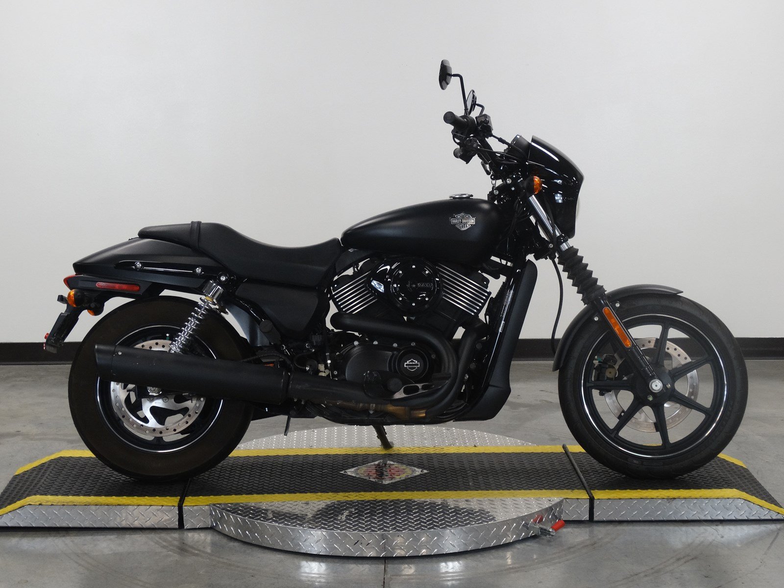 Pre-Owned 2016 Harley Davidson Street 750 XG750 Street in Olathe # ...