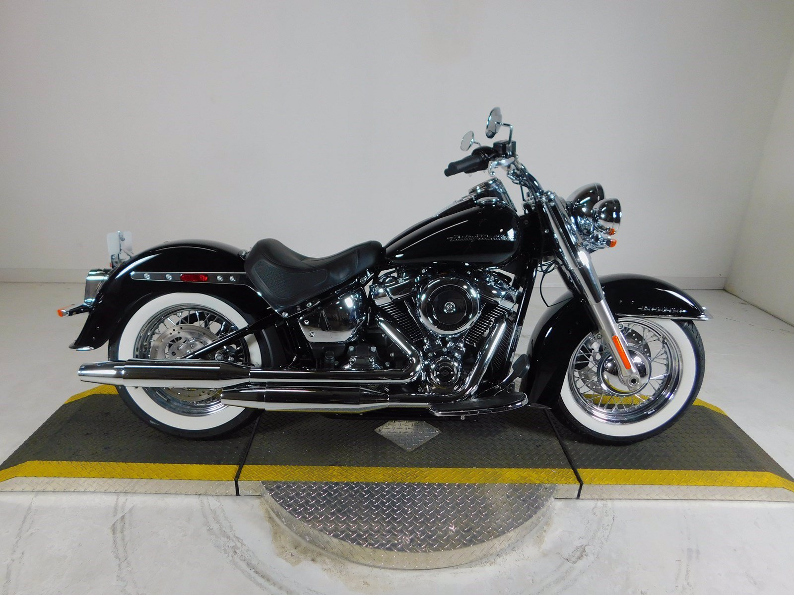 New 2019  Harley  Davidson  Softail Deluxe  FLDE Softail in 
