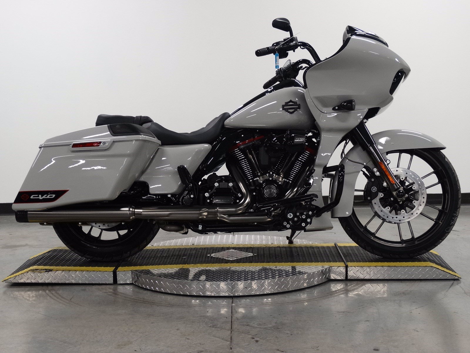 New 2020 Harley-Davidson Road Glide CVO FLTRXSE CVO ...