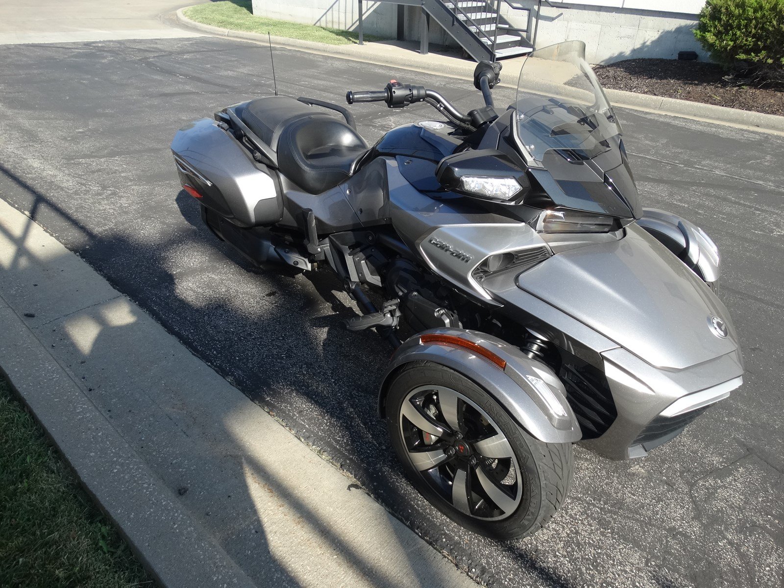 Pre-Owned 2017 CAN-AM Spyder F3-T Trike in Olathe #M000354 | Rawhide ...